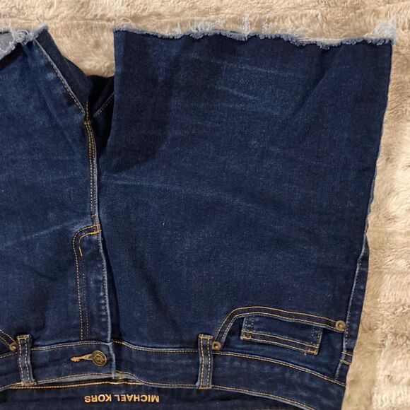 𝅺: : MICHAEL KORS Like New Dark Wash Raw Hem Denim Shorts : : - Picture 10 of 10